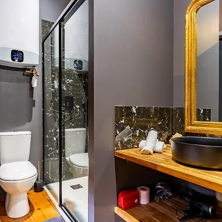 Apartment Parenthese - *