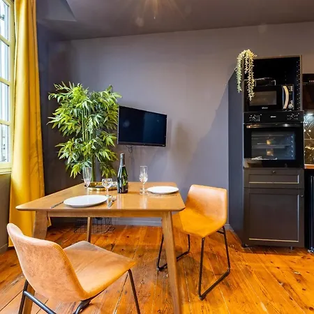 Apartment Parenthese - *