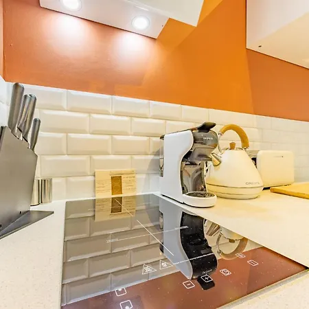 Apartment Parenthese -